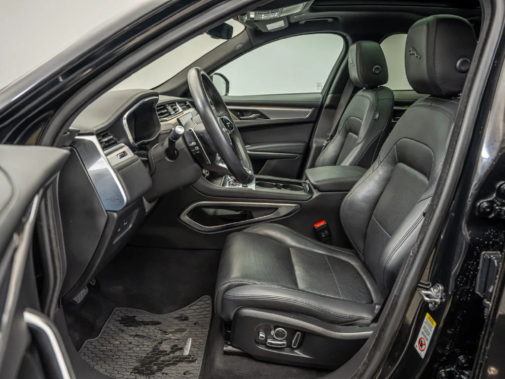 Used 2021 Santorini Black Metallic Jaguar P250 S image 30