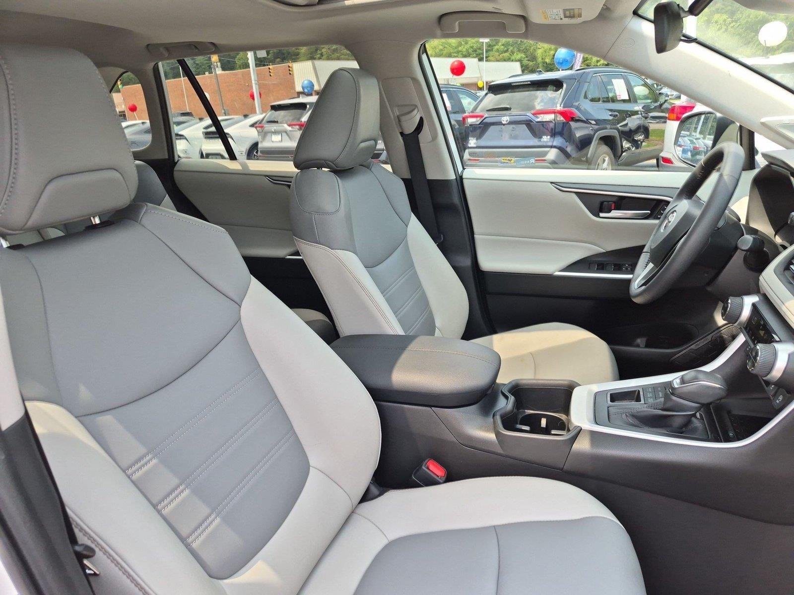 Used 2023 Wind Chill Pearl Toyota XLE Premium image 38