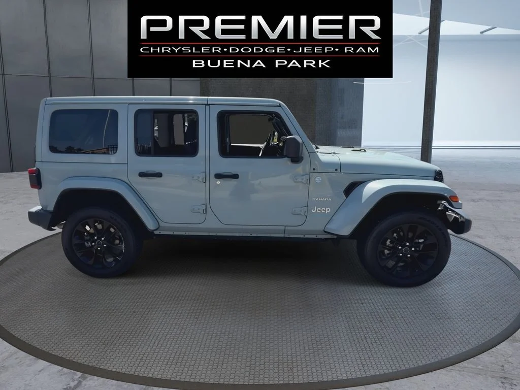 Used 2024 Gray Jeep Sahara 4xe image 9