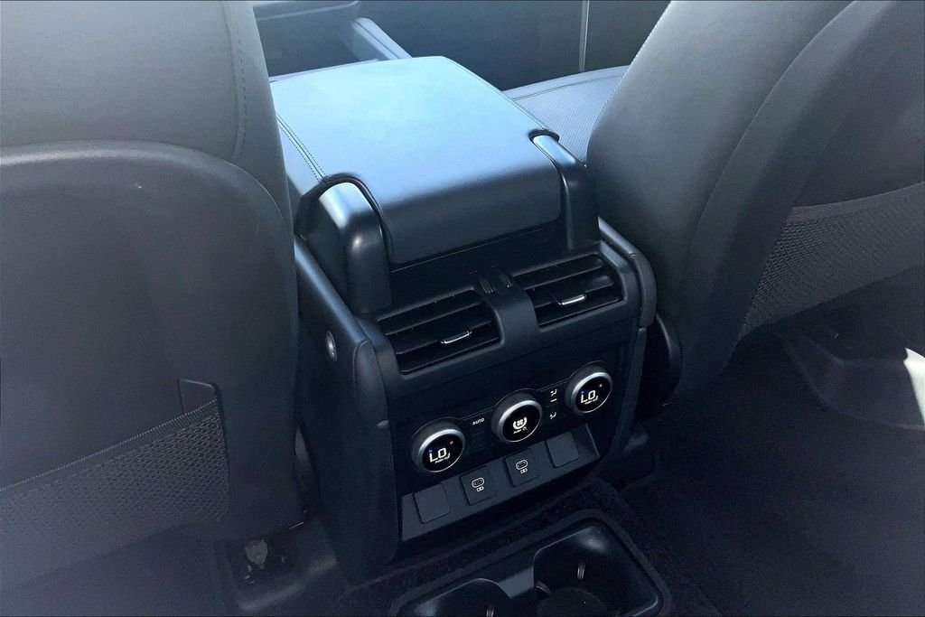 Certified Used 2025 Fuji White Land Rover X-Dynamic SE image 24