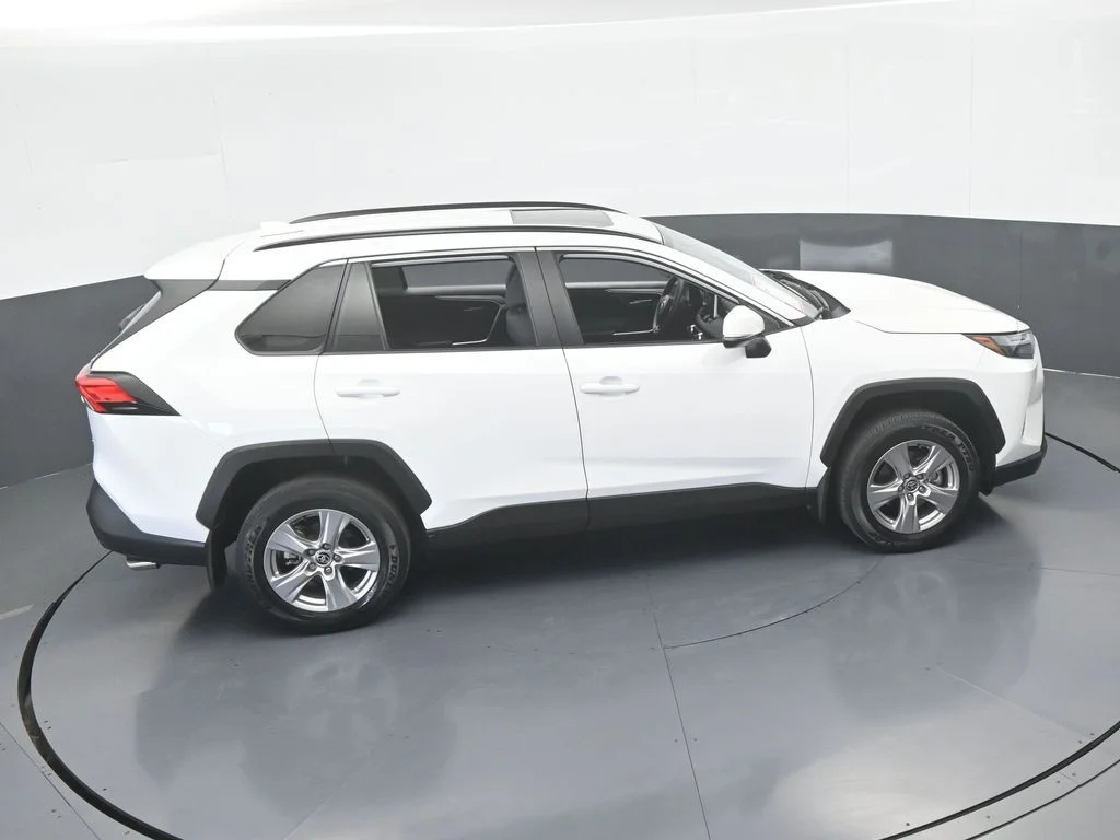 Used 2025 Ice Toyota XLE image 46