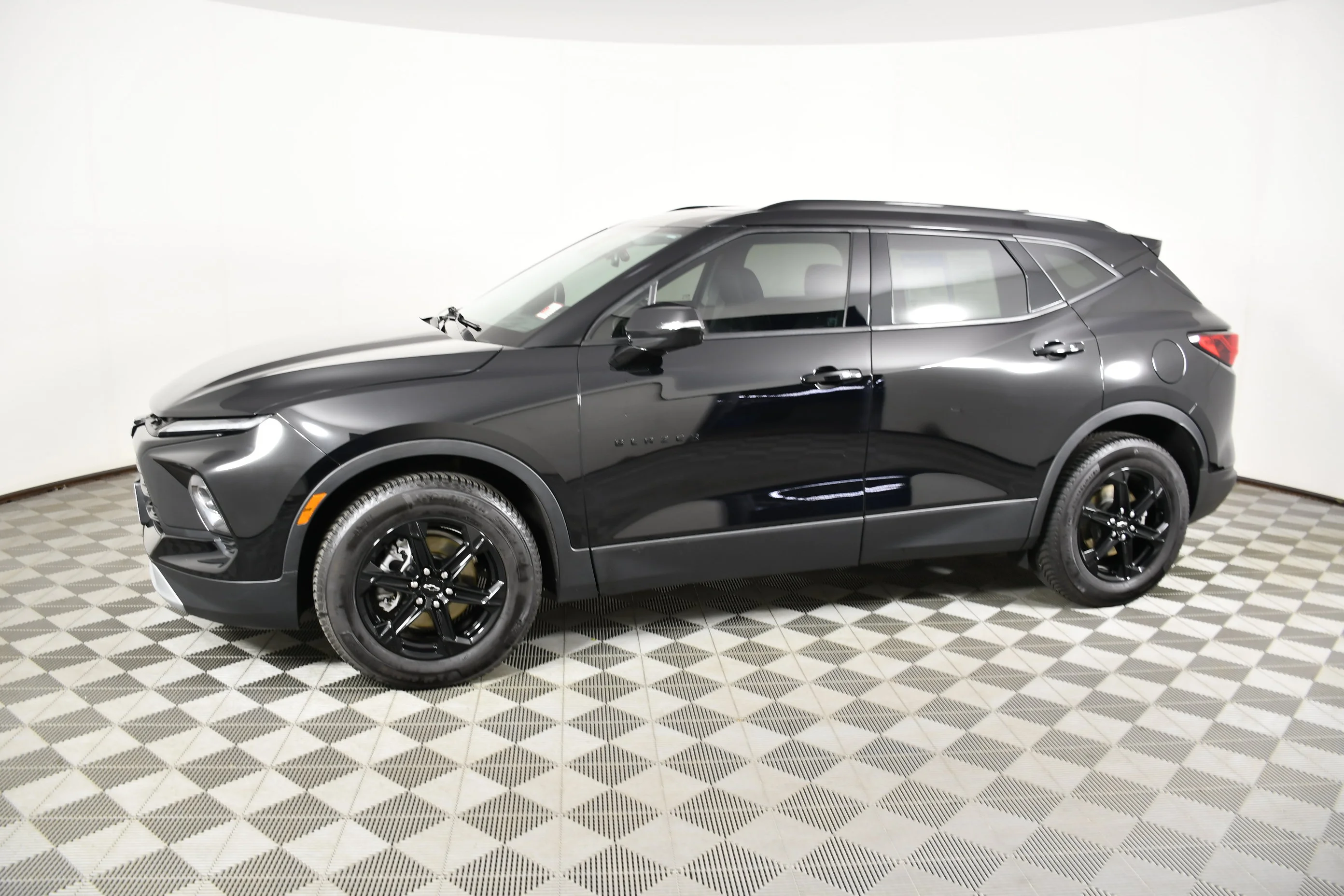 Used 2023 Black Chevrolet LT image 9