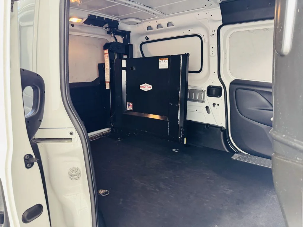 Used 2022 White Ram Base image 23