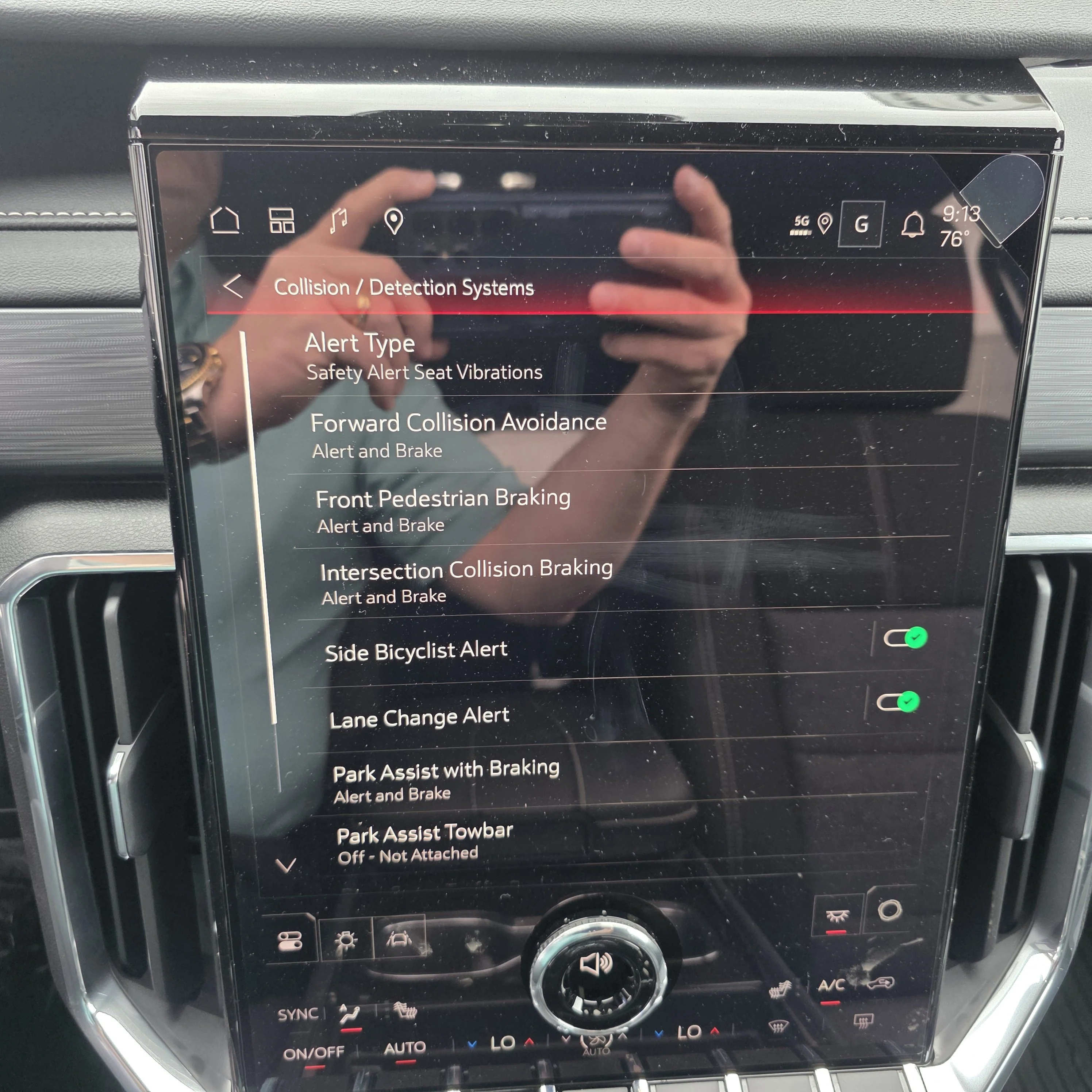 2026 GMC Acadia Elevation - Photo 13