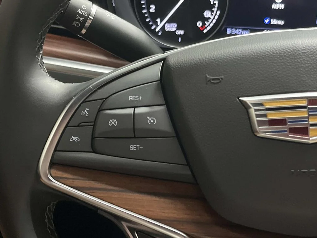 Used 2025 Crystal White Tricoat Cadillac Premium Luxury image 17