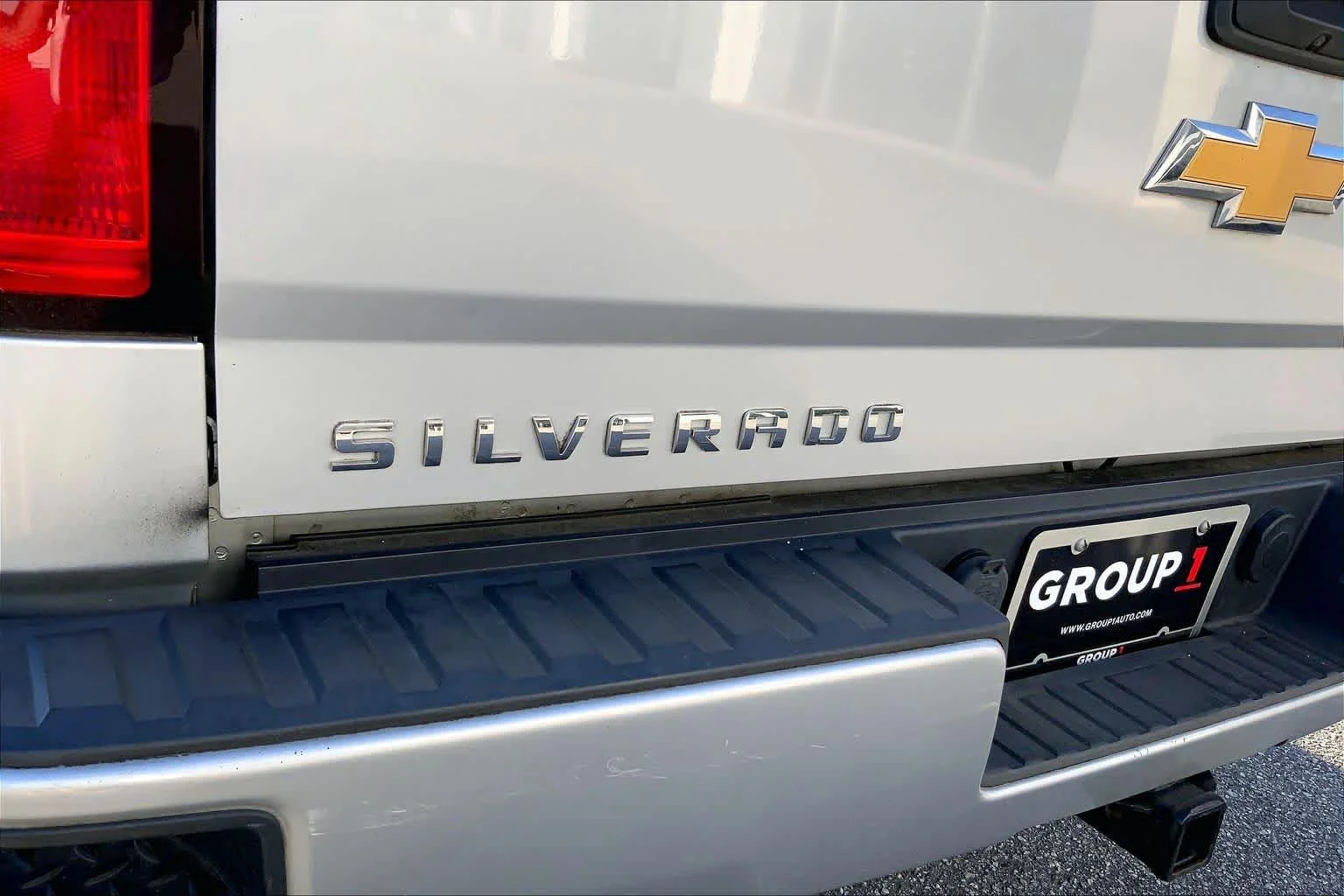 Used 2016 Silver Ice Metallic Chevrolet LT image 9