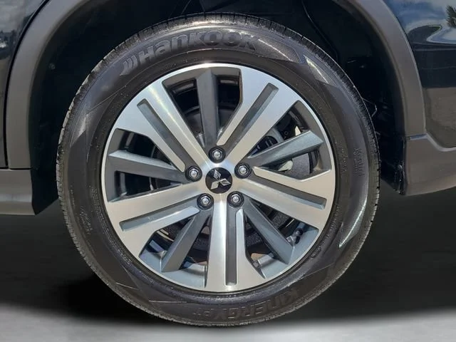 Used 2024 Silver Mitsubishi S image 31