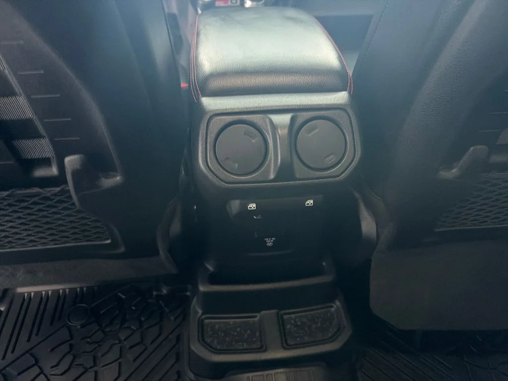 Used 2022 White Jeep Unlimited Rubicon image 15
