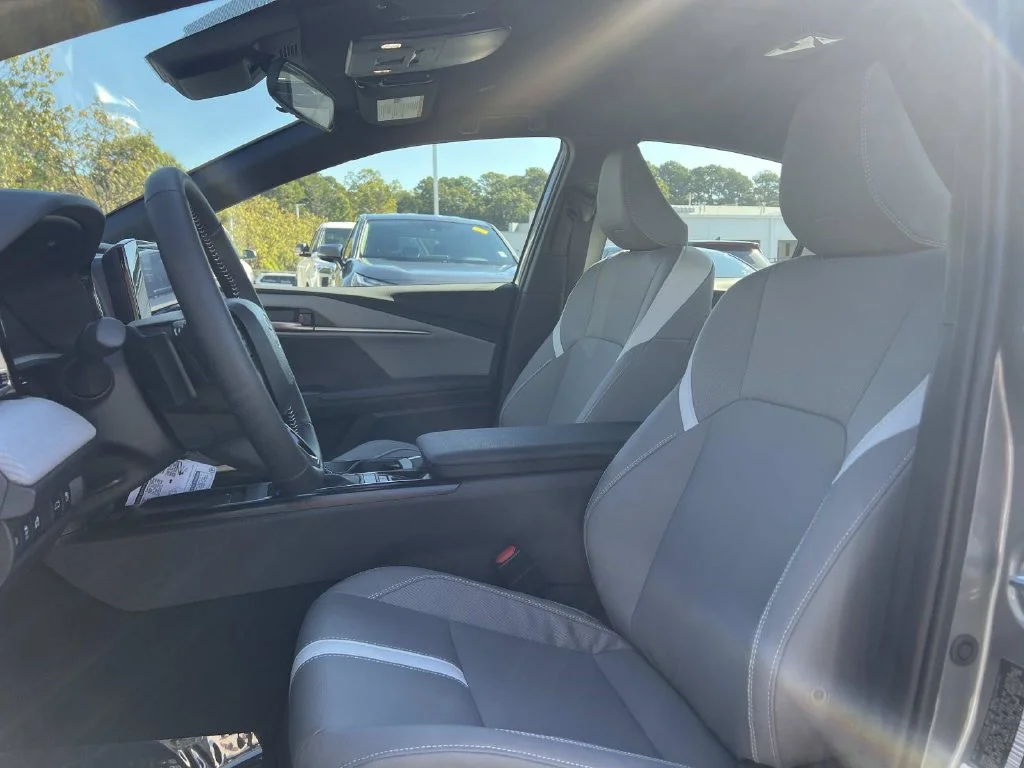 Certified Used 2026  Toyota SE image 25
