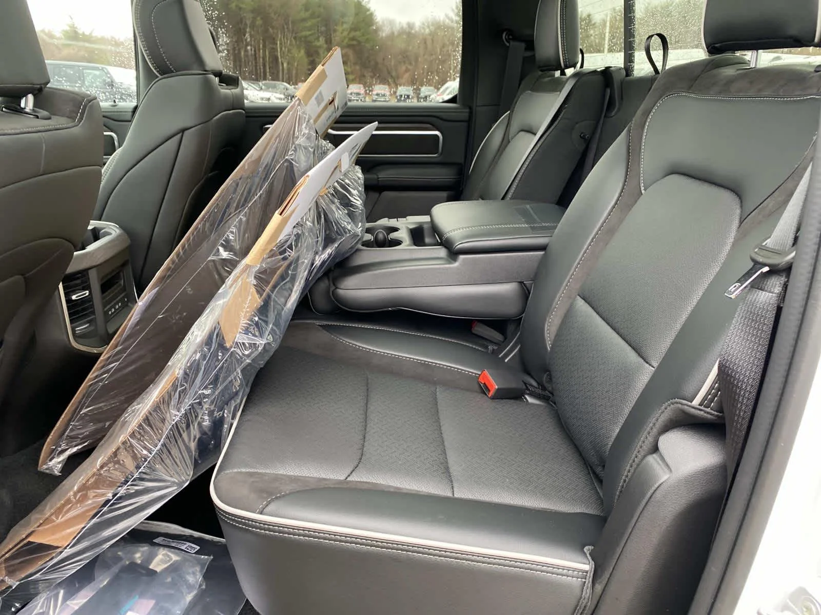 New 2026 Bright White Clear-Coat Exterior Paint Ram Laramie image 6
