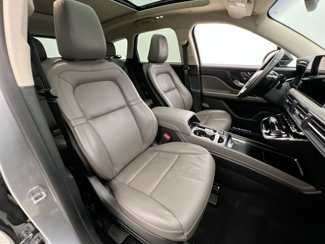 Used 2023 Silver Lincoln Grand Touring image 15