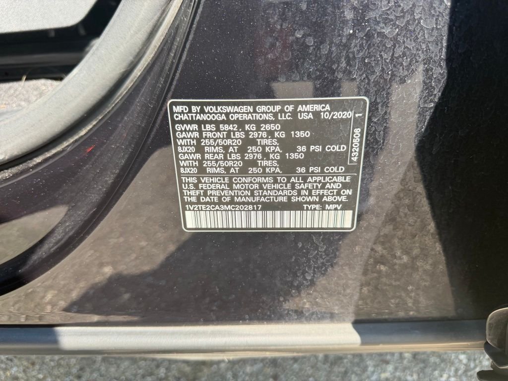 Used 2021 Black Volkswagen 3.6L V6 SEL Premium image 14