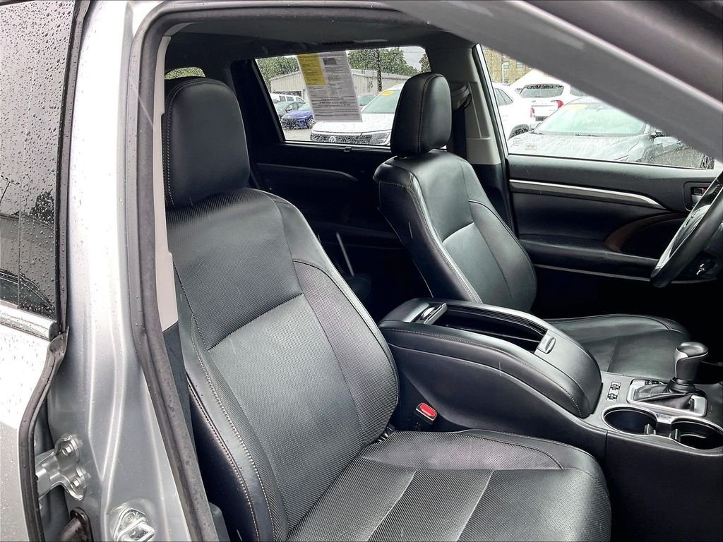 Used 2018 Silver Toyota Limited image 11