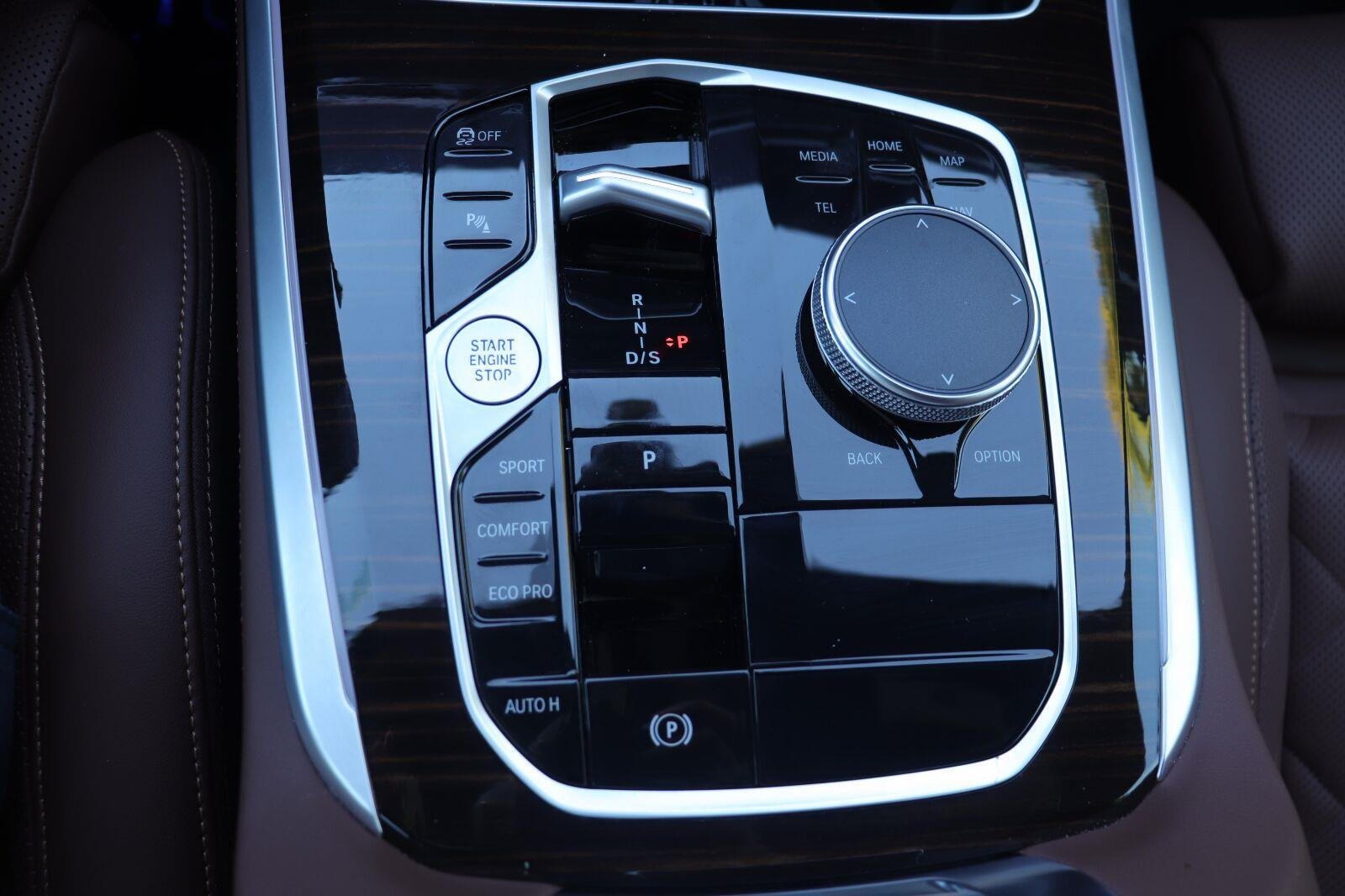 Used 2026 Skyscraper Grey Metallic BMW sDrive40i image 35