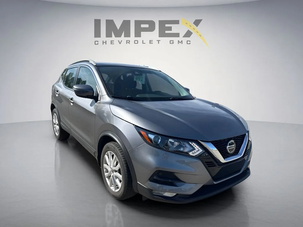 Used 2022 Gray Nissan SV image 5