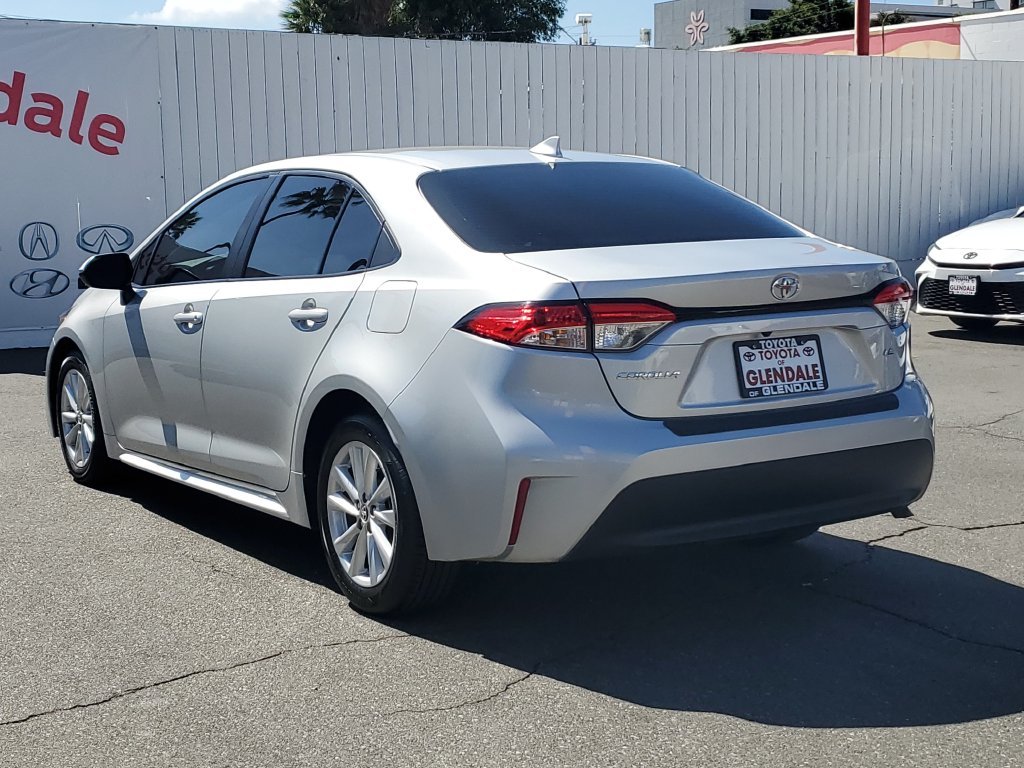 Certified Used 2025 Classic Silver Metallic Toyota LE image 3