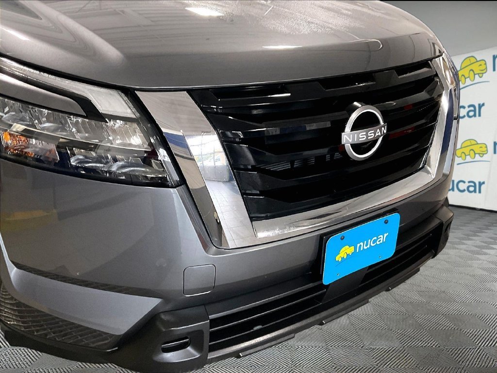 Used 2025 Gray Nissan SV image 31