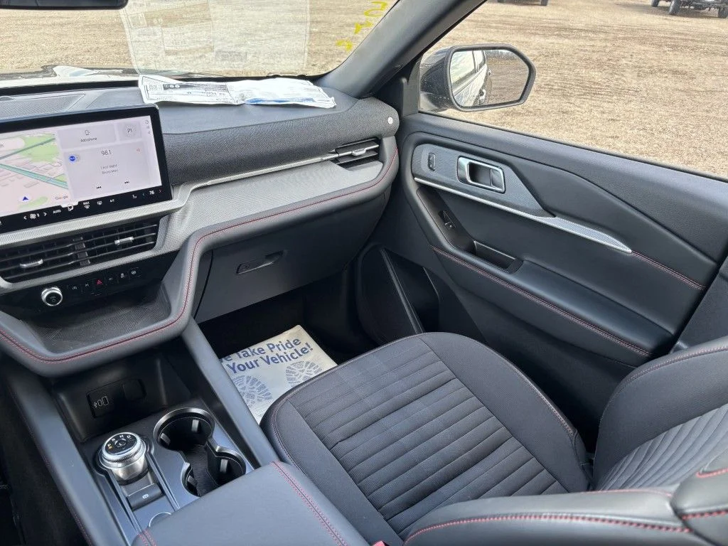2026 Ford Explorer ST-Line - Photo 14