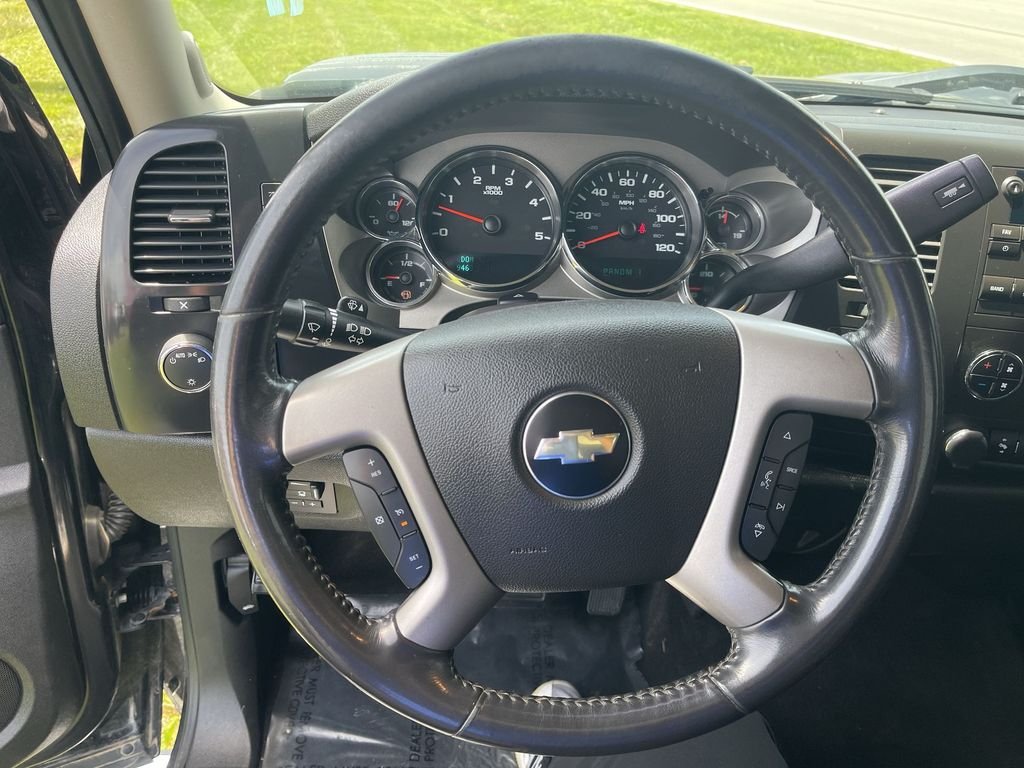 Used 2014 Black Chevrolet LT image 18