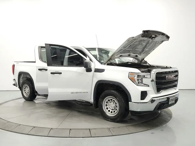 Used 2021 White GMC Base image 9