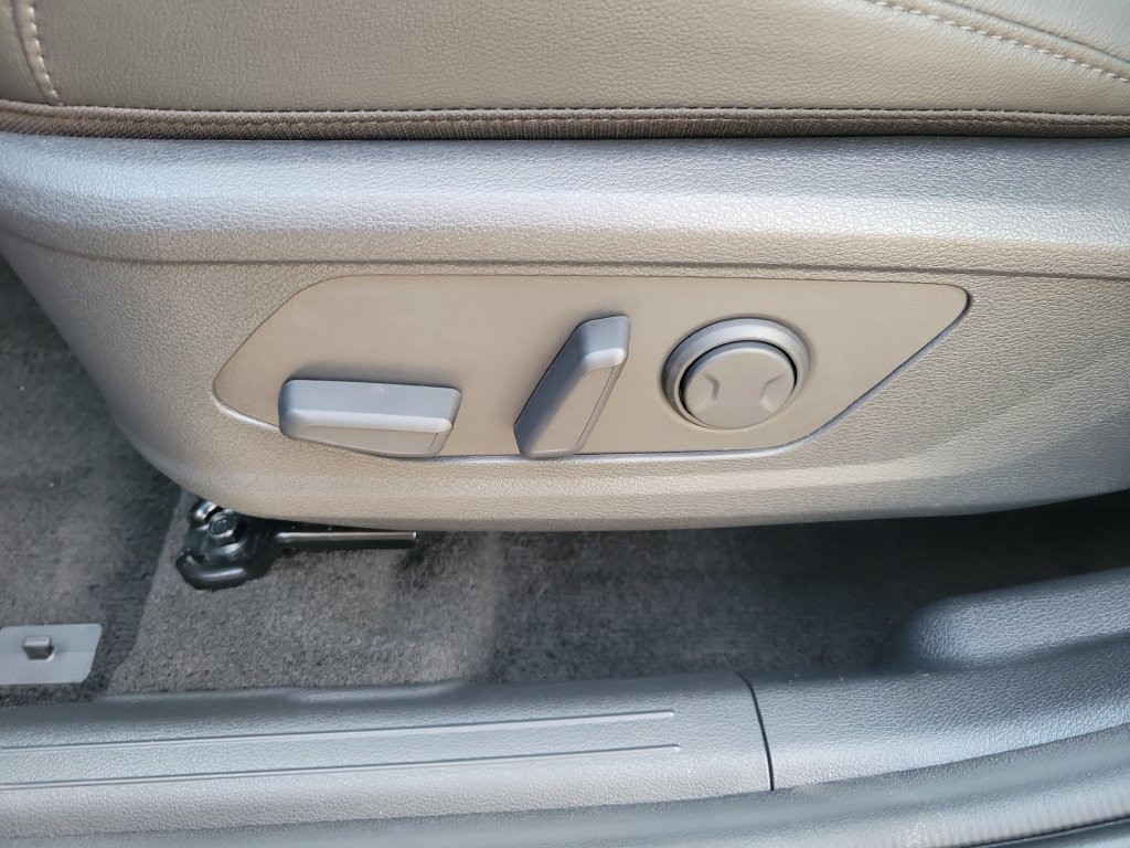 New 2027 Wolf Gray Kia EX image 24