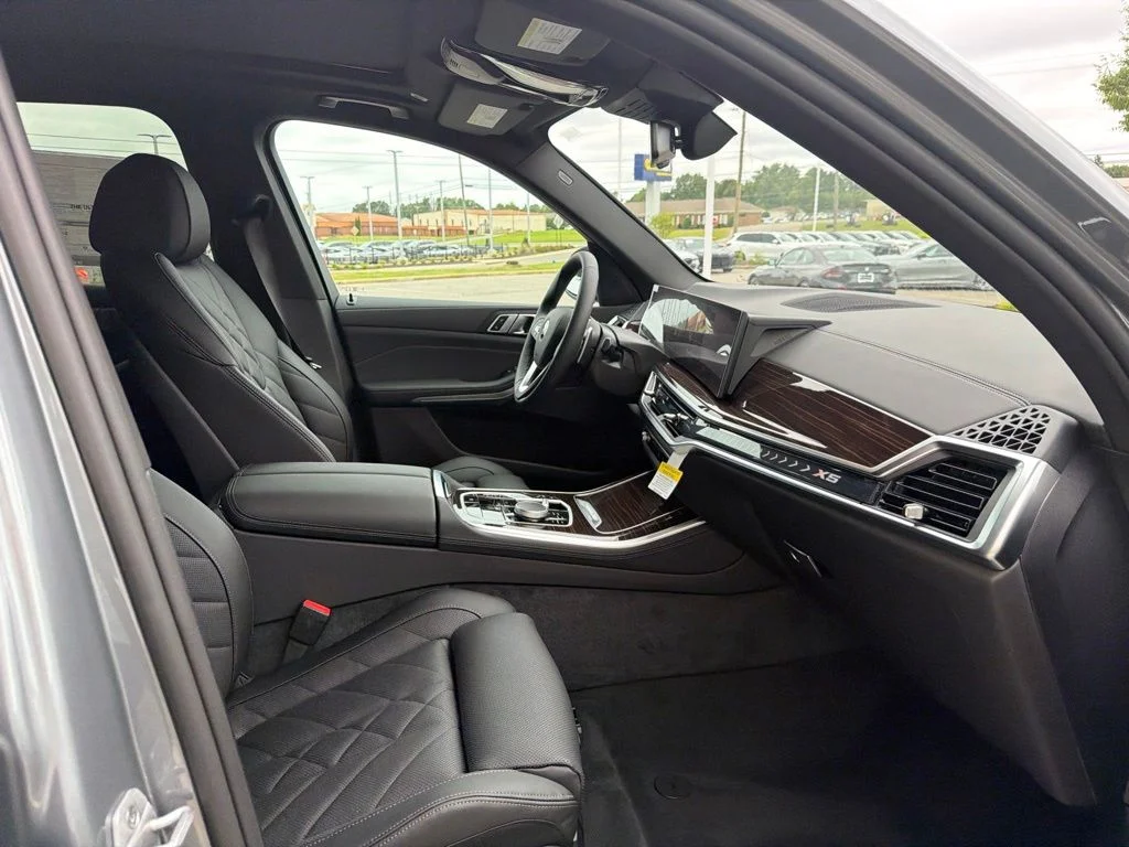 New 2026 Skyscraper Grey Metallic BMW sDrive40i image 25