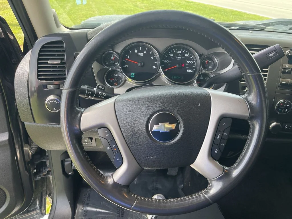 Used 2014 Black Chevrolet LT image 18