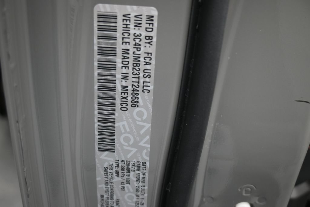 New 2026 Sting-Gray Clear-Coat Exterior Paint Jeep Limited image 20