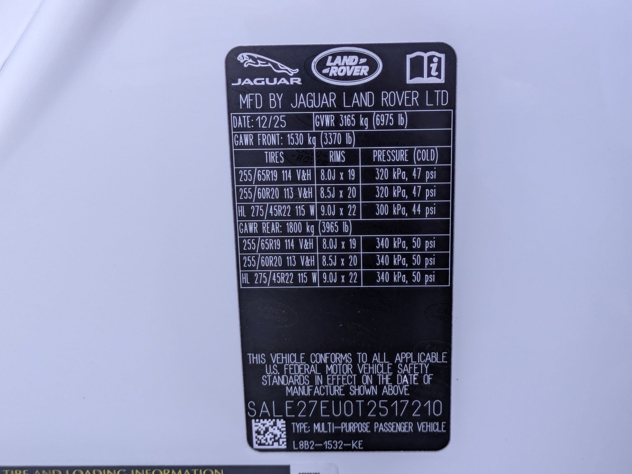 New 2026 Fuji White Land Rover P400 X-Dynamic SE image 34