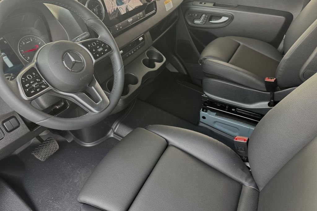 Used 2024 Blue Mercedes-Benz Cargo 170 WB image 9