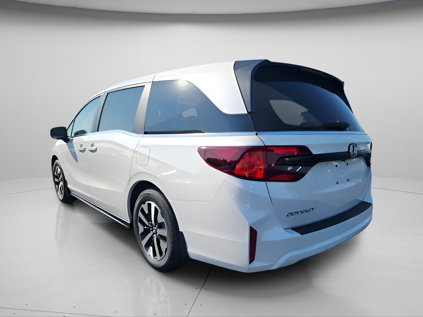 New 2027 Platinum White Pearl Honda EX-L image 4