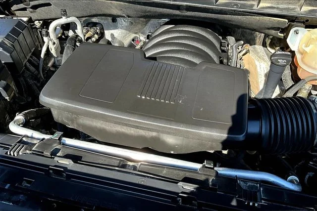 Used 2020 Black GMC SLE image 30