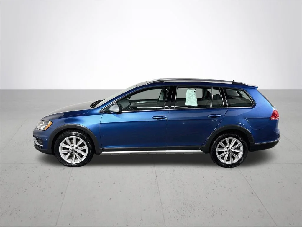 Used 2017 Blue Volkswagen TSI SE image 9