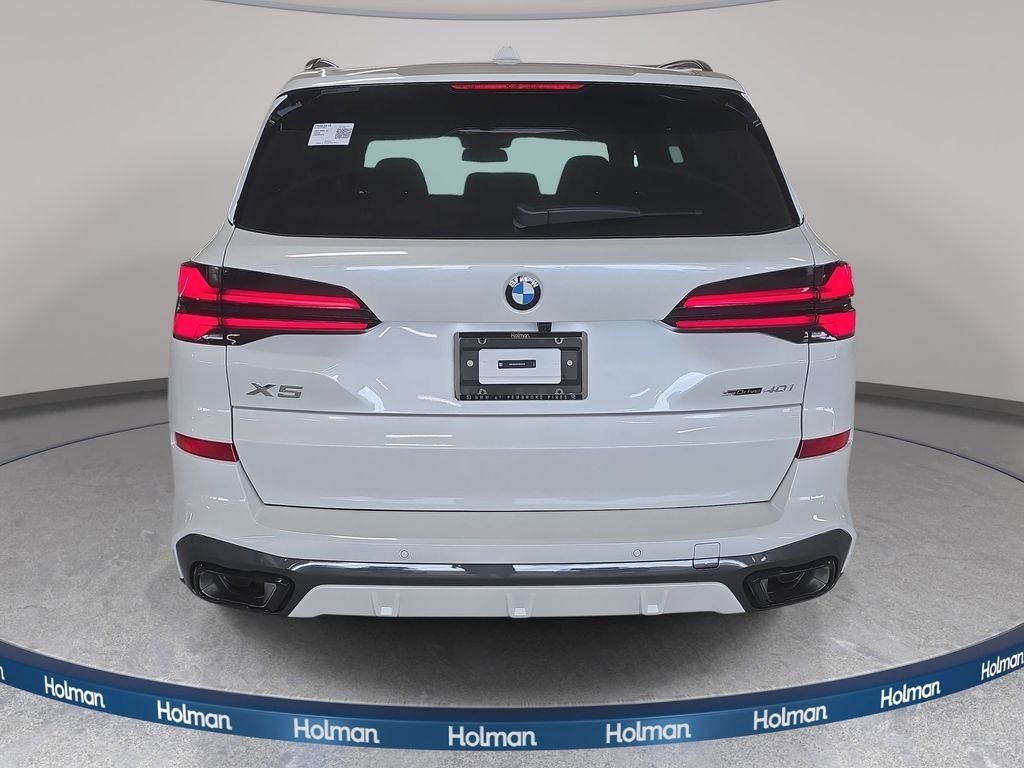 New 2026 Mineral White Metallic BMW sDrive40i image 5