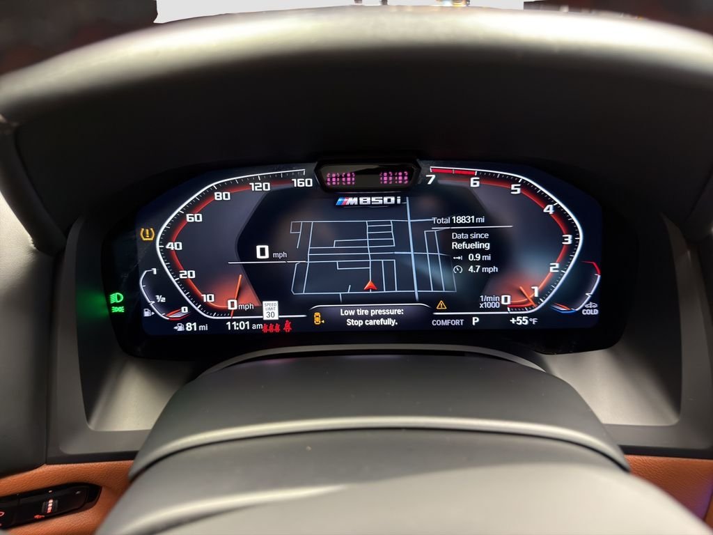 2025 BMW 8 Series M850i - Photo 16