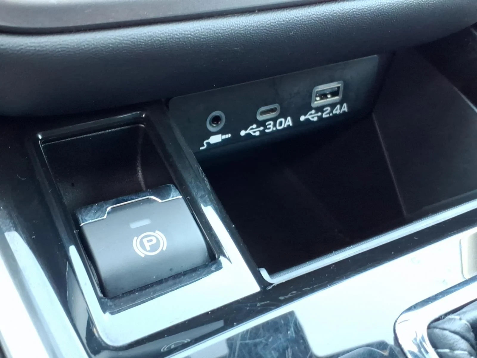 Used 2025 GREEN Subaru Limited image 12