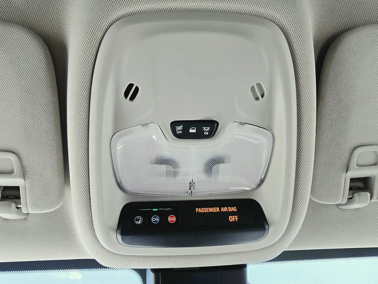 Used 2025 Summit White Buick Preferred image 24