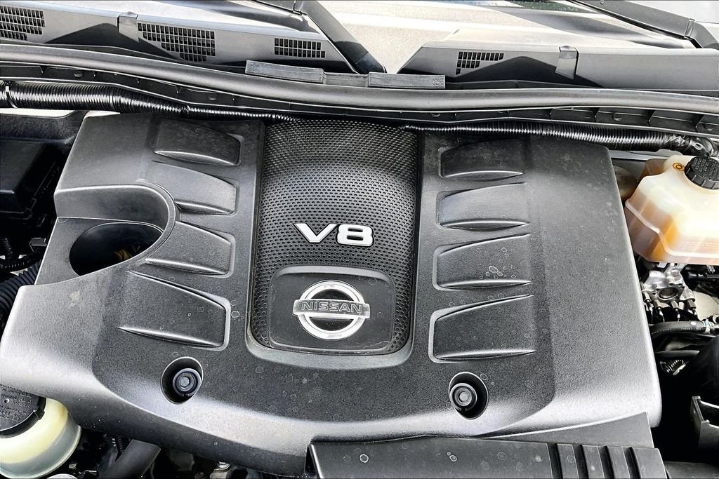 Used 2019 White Nissan Platinum image 31