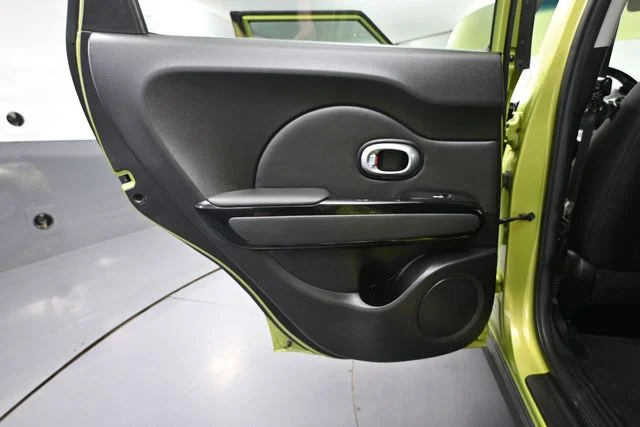 Used 2019 Green Kia Plus image 36
