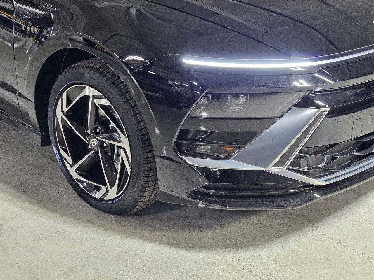 New 2026 Abyss Black Hyundai SEL Sport image 10