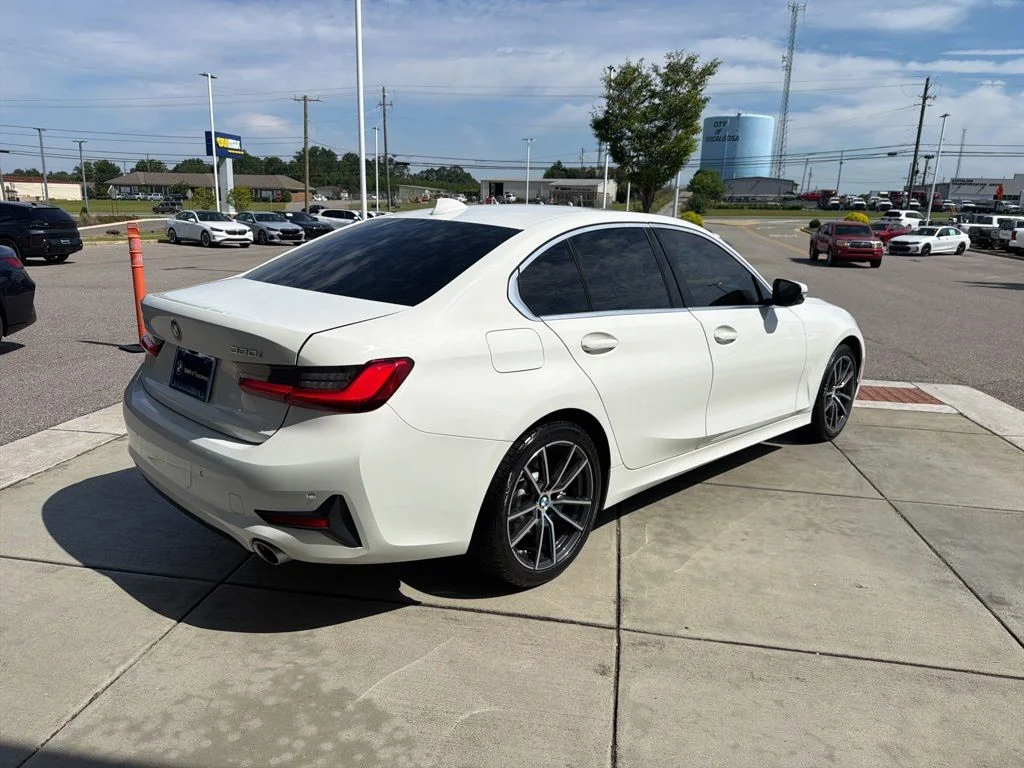 Used 2020 Alpine White BMW 330i image 6