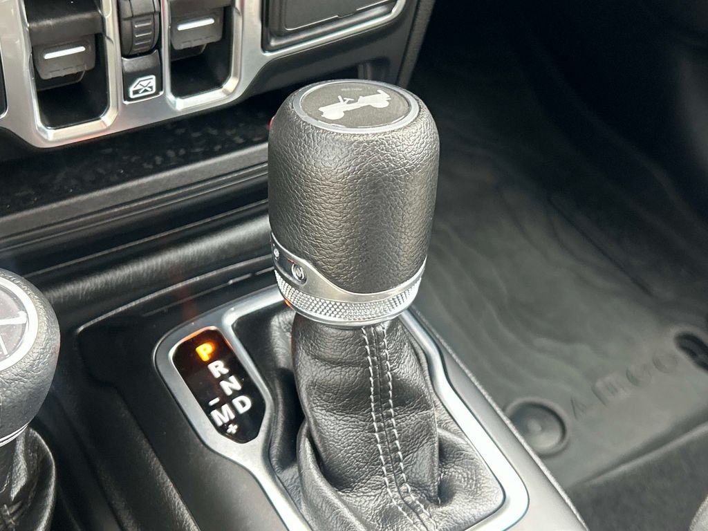 Used 2025 Black Jeep Sport S image 23