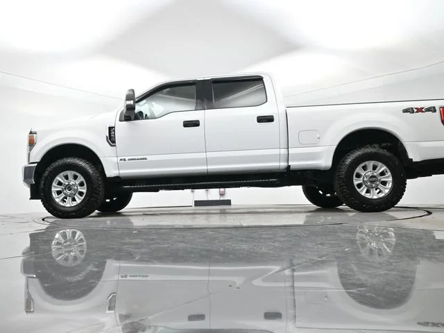 Used 2020 White Ford XL image 22