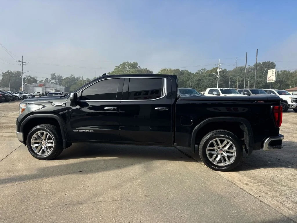 Used 2019 Black GMC SLT image 12