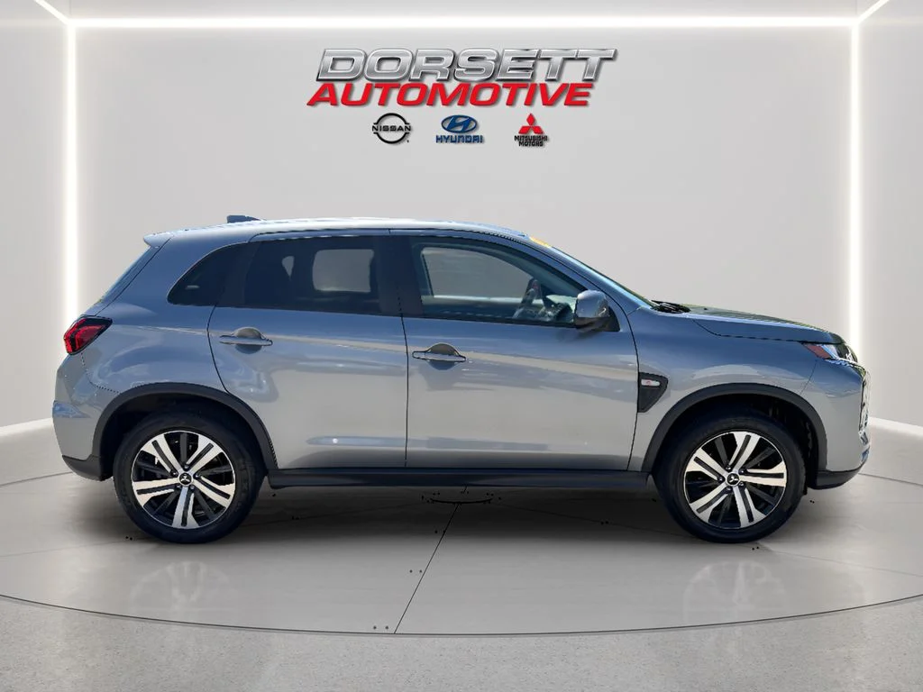Used 2025 Alloy Silver Metallic Mitsubishi ES image 5