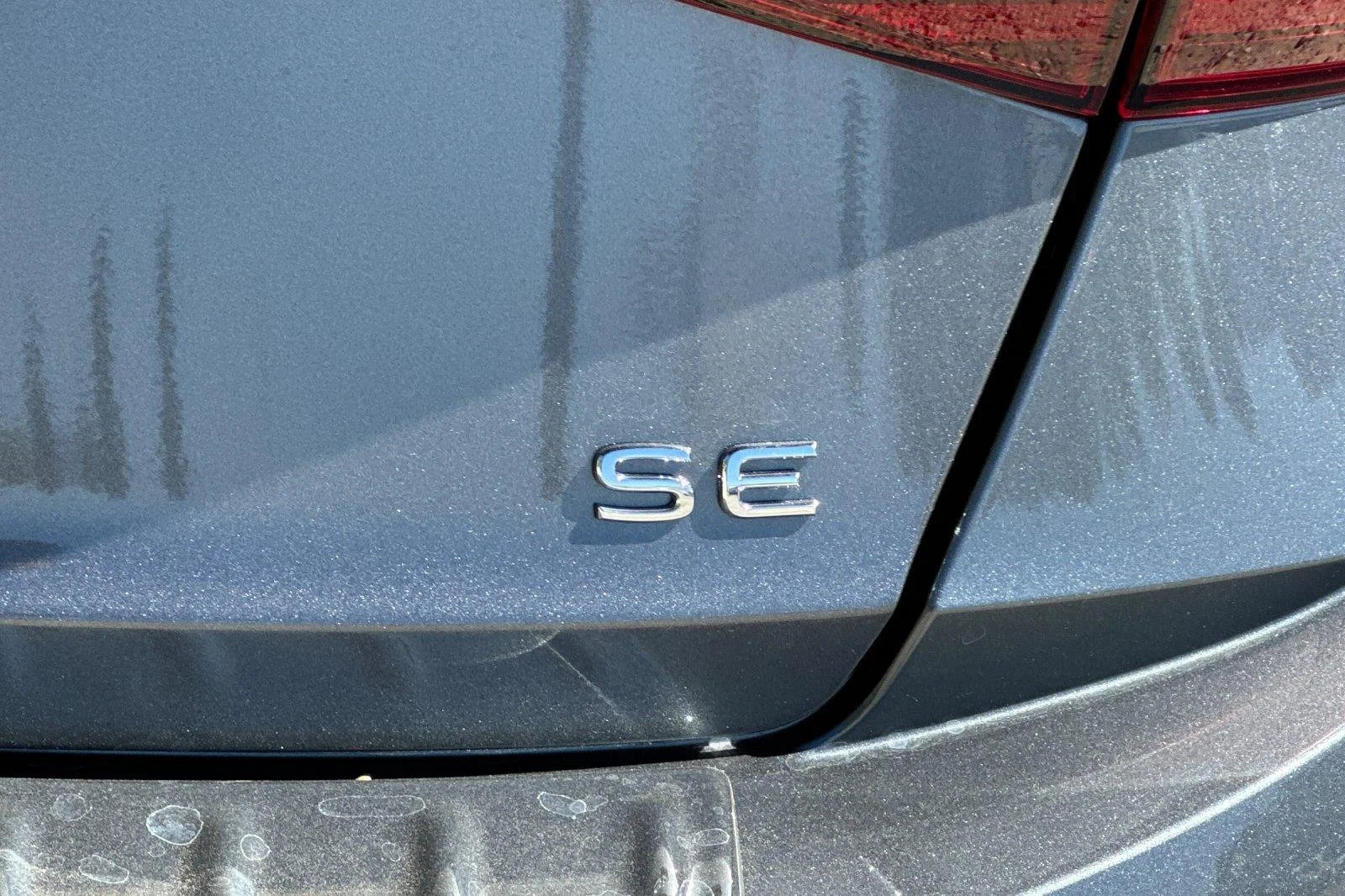 New 2026 Platinum Gray Metallic Volkswagen SE image 25