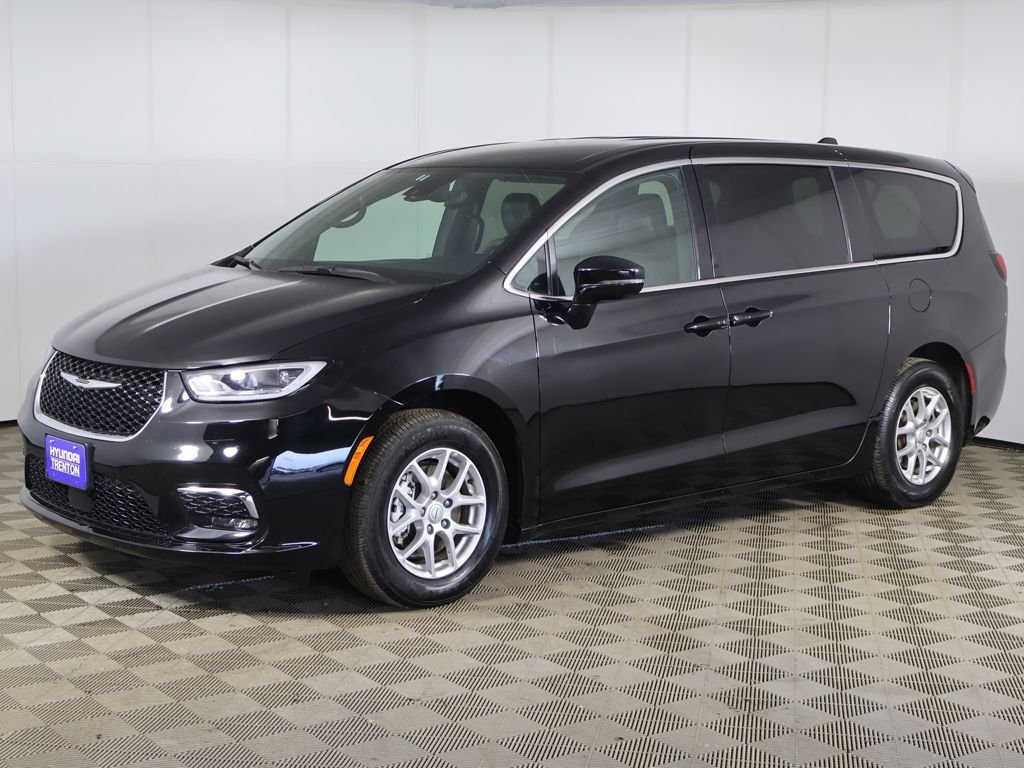 2025 Chrysler Pacifica Select - Photo 9