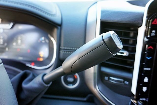 New 2026 Diamond Black Crystal Pearl-Coat Exterior Paint RAM Laramie image 41