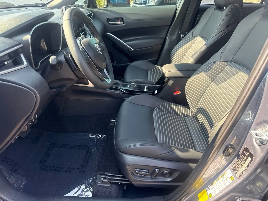 Used 2025  Toyota Hybrid XSE image 8