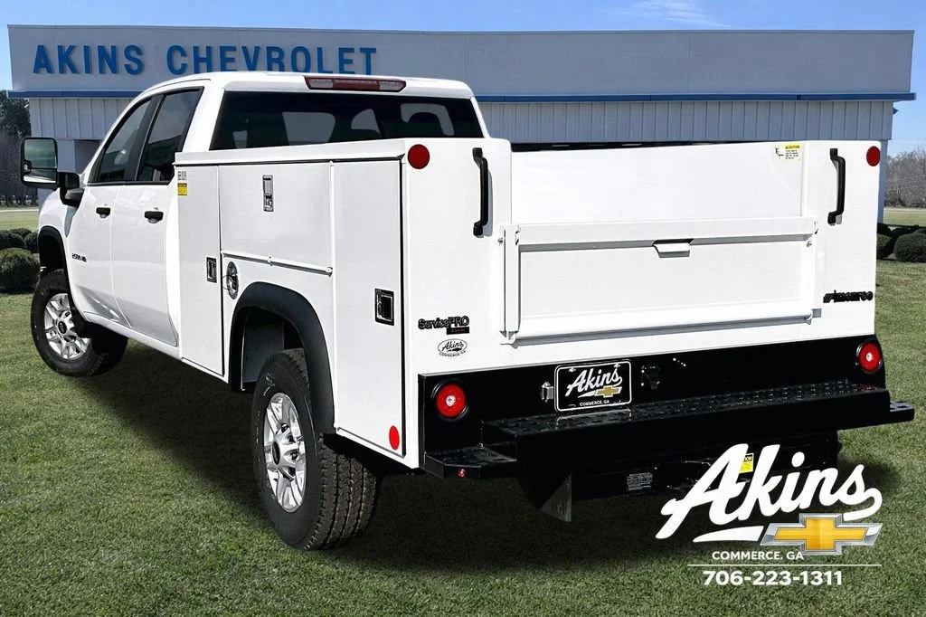 New 2026 Summit White Chevrolet WT image 3